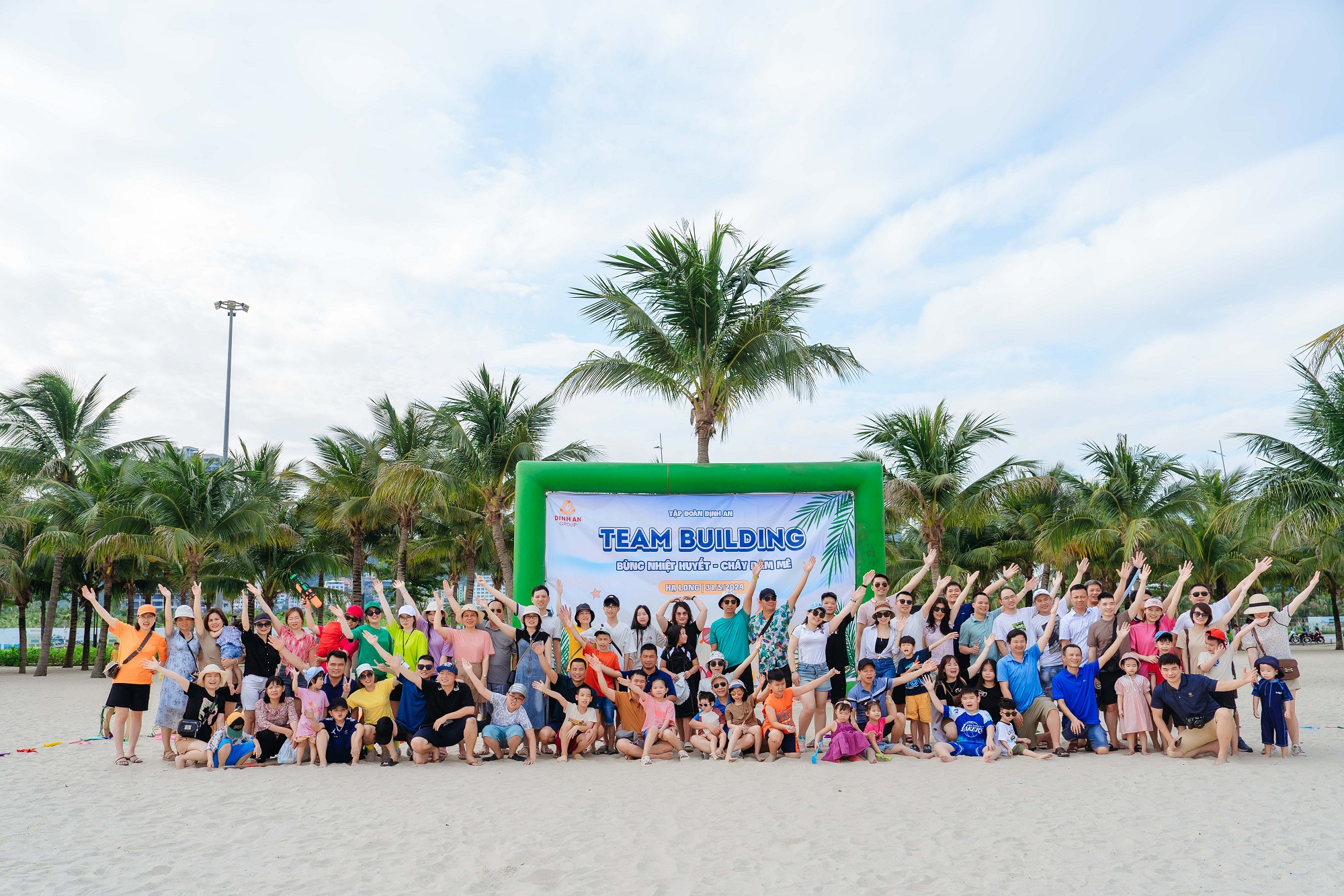 Tập đoàn Định An tổ chức thành công chuyến tham quan du lịch cho  CBNV và gia đình năm 2024