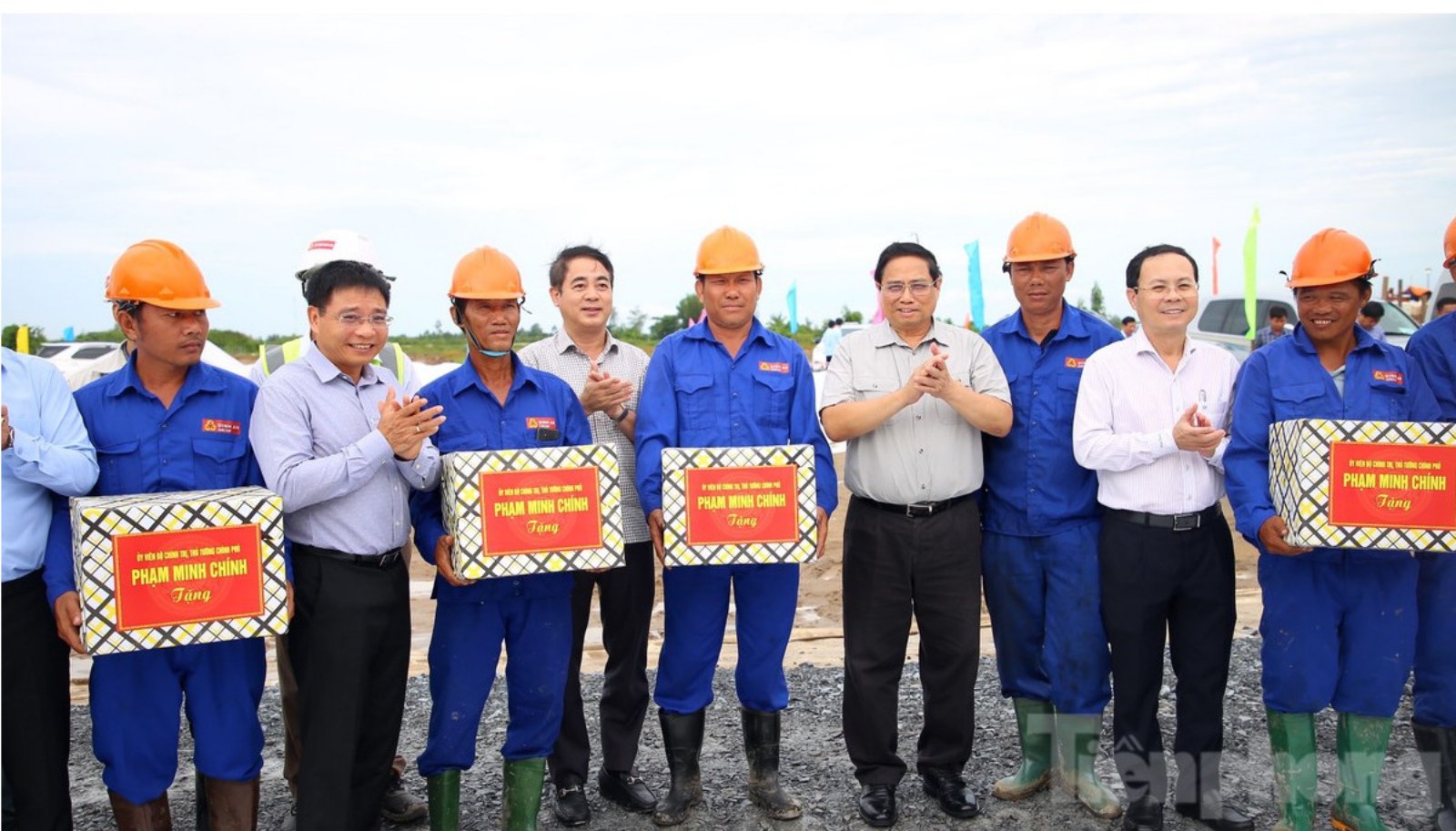 Thủ tướng Phạm Minh Chính kiểm tra dự án cao tốc Châu Đốc – Cần Thơ – Sóc Trăng